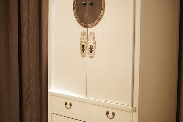 Room 46 of 82