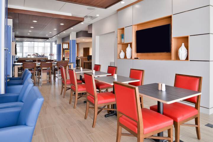 Breakfast/Coffee Service 31 of 49