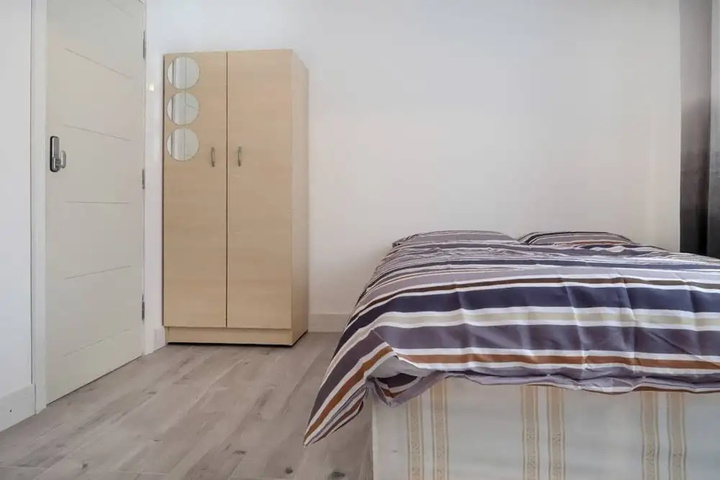 Room 4 of 14