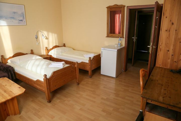 Room 2 of 4