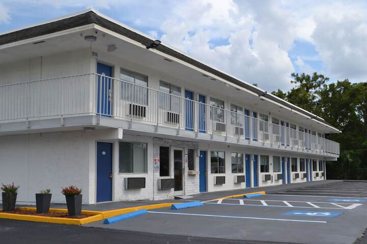 Hotel 12 of 14