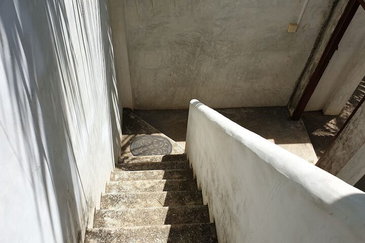 Room 10 of 31