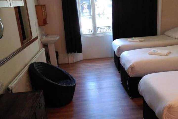 Room 2 of 5