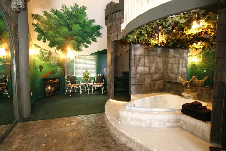 Hot Tub 53 of 59