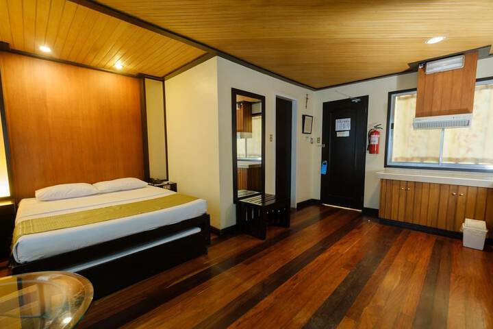 Room 9 of 23