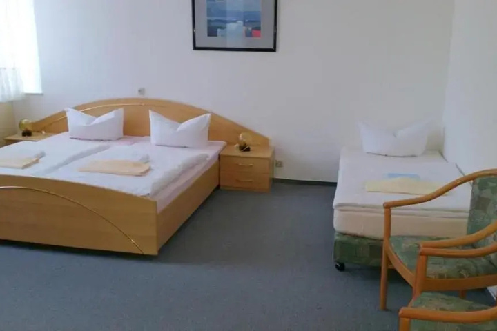 Room 3 of 9