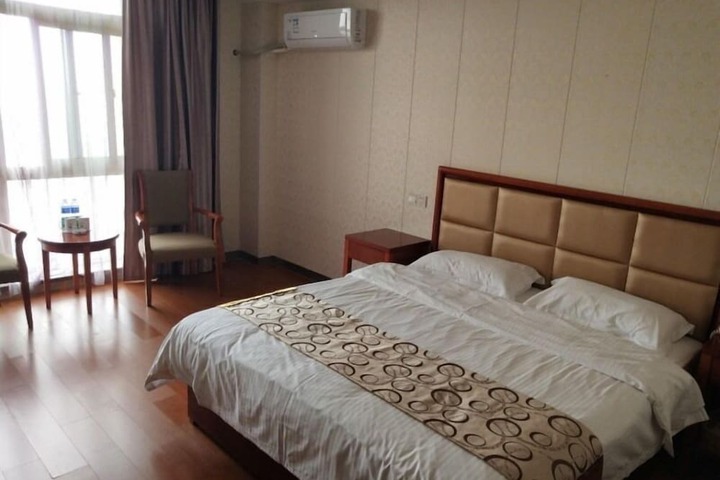 Room 10 of 17