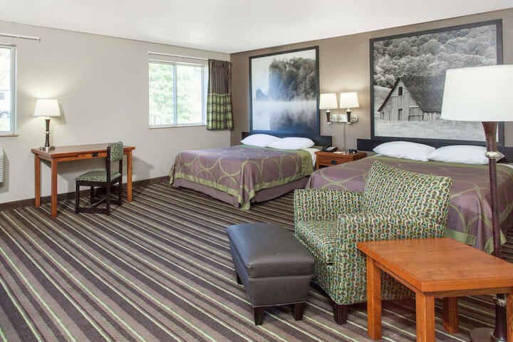 1 Queen Bed Mobility Accessible (1 of 10)