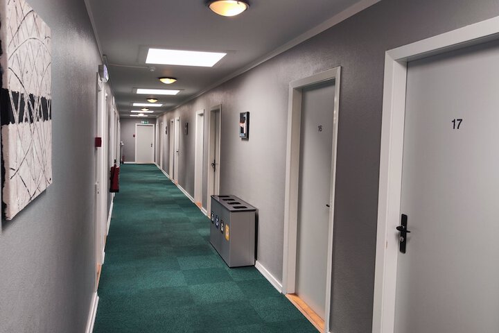 Room 11 of 27