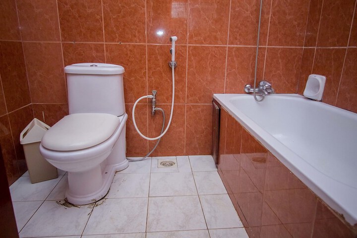Room 32 of 48