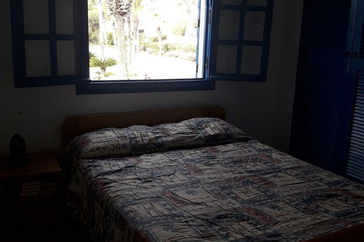 Room 4 of 28
