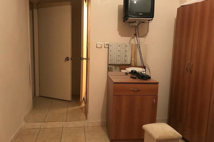 Room 10 of 15