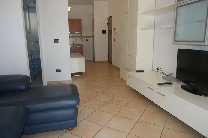 Room 3 of 7