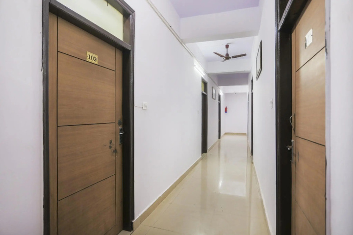 Oyo 75354 Hotel Kpa