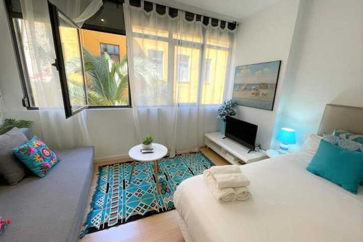 Room 8 of 18
