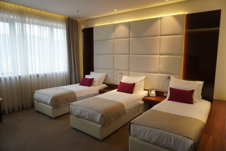 Room 47 of 146