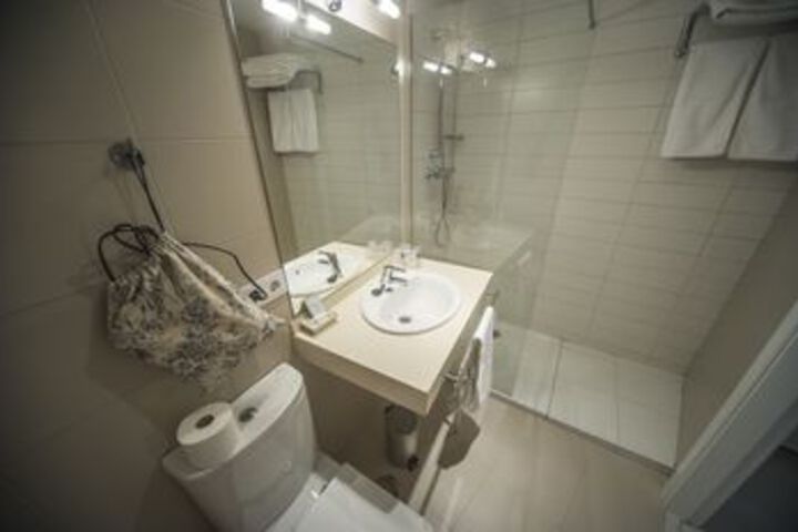 Room 5 of 88