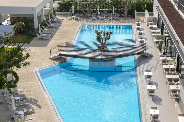 Pool 53 of 99