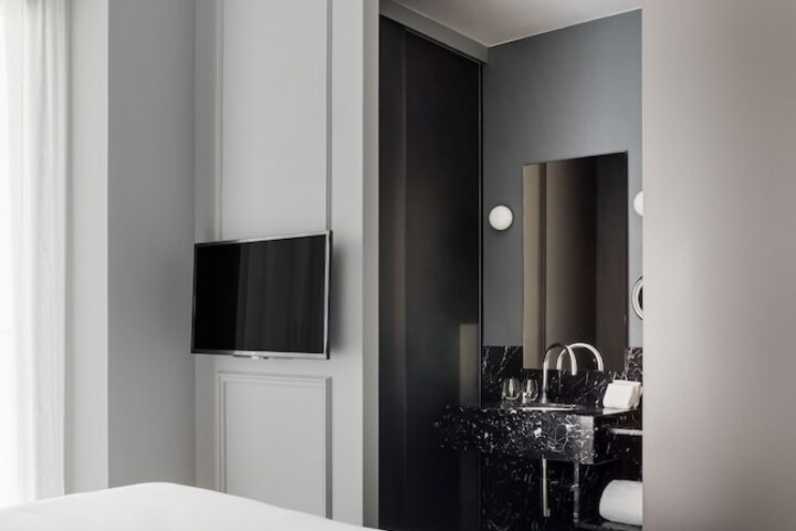Room 34 of 53