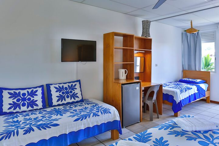 Room 10 of 80