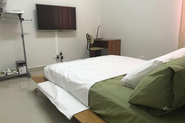 Room 6 of 53