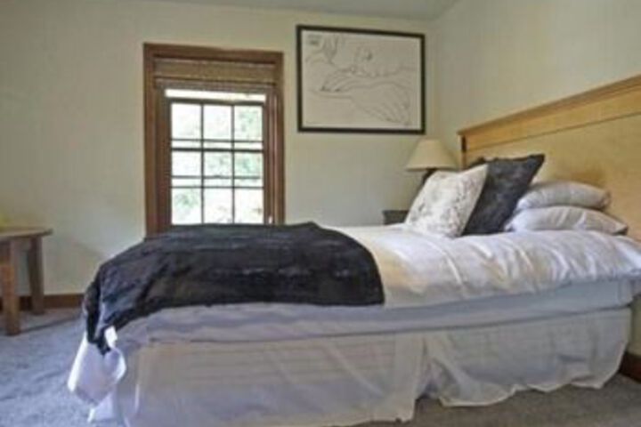 Room 12 of 30