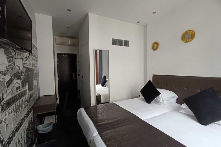 Room 74 of 173