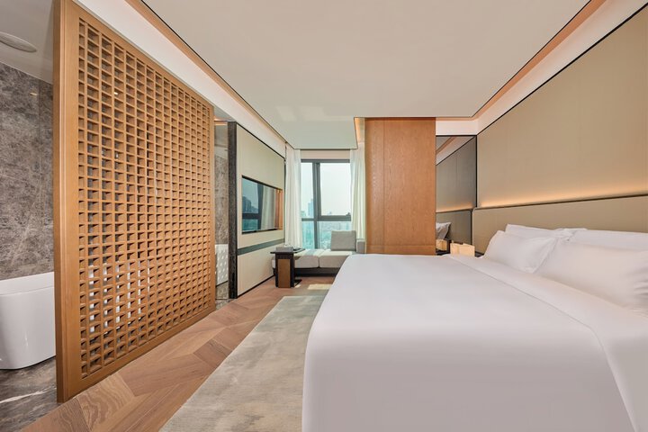 Room 10 of 24