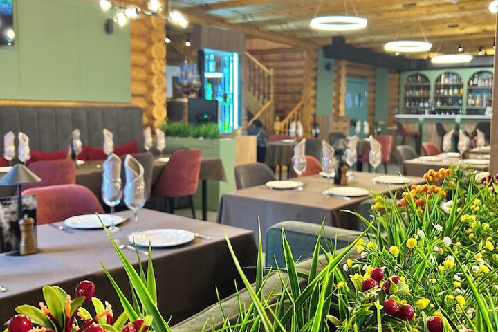 Dining 16 of 27
