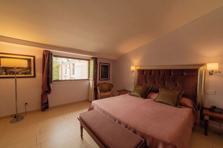 Room 32 of 104