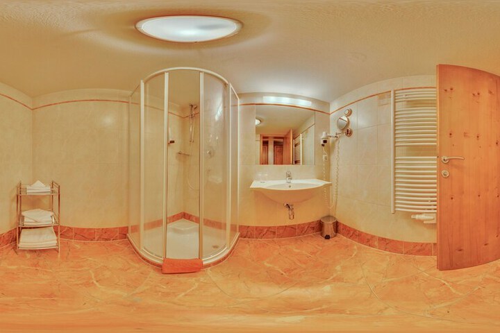 Room 10 of 52
