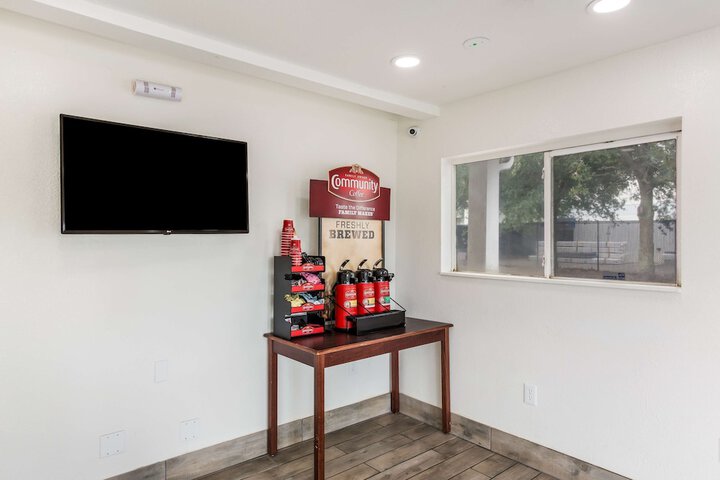 Breakfast/Coffee Service 32 of 37