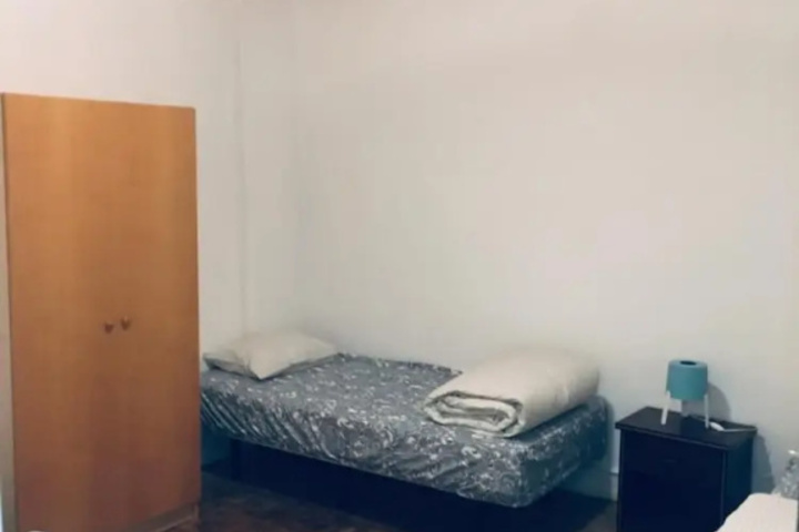 Room 16 of 28