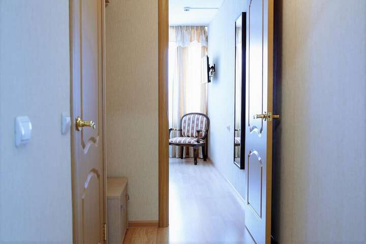 Room 25 of 46