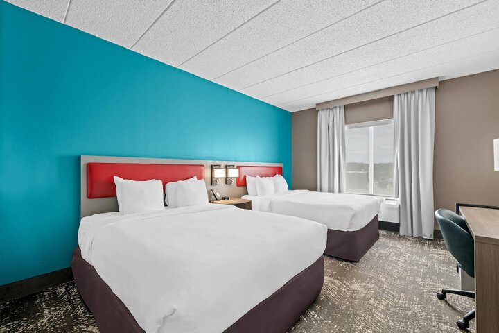 Room 32 of 60