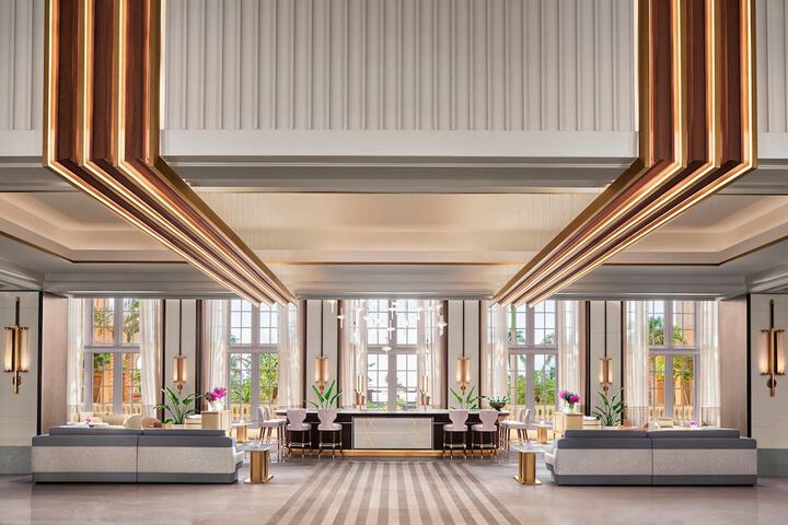 Lobby lounge