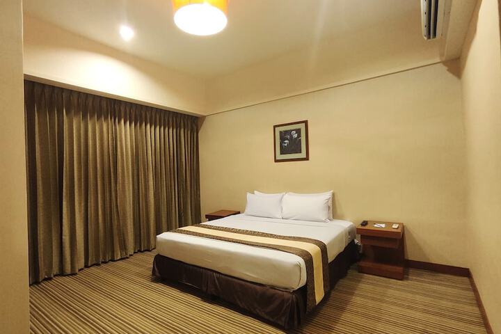 Room 50 of 74