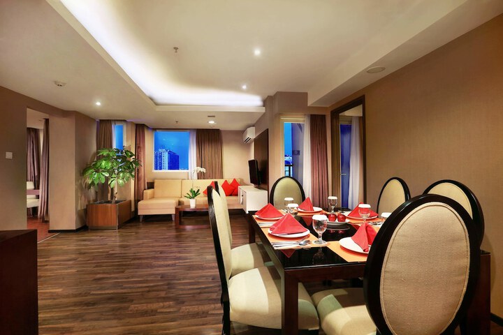 Dining Photos