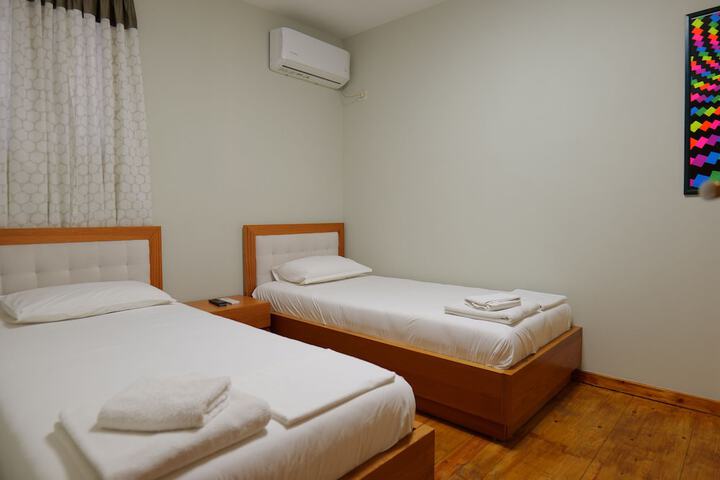 Room 40 of 108