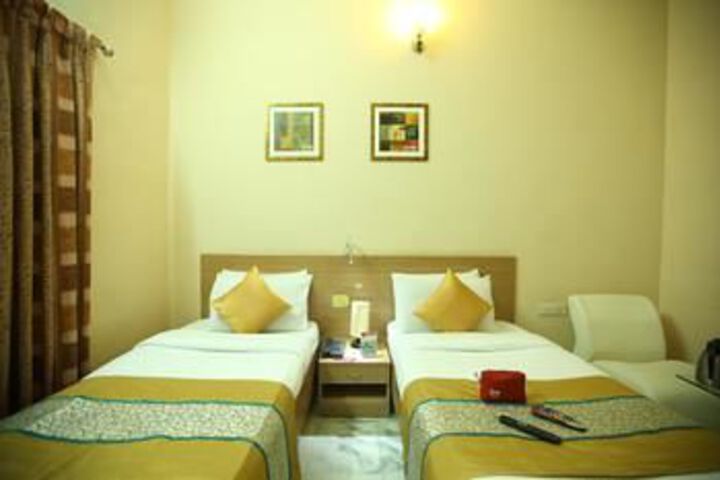 Room 4 of 23