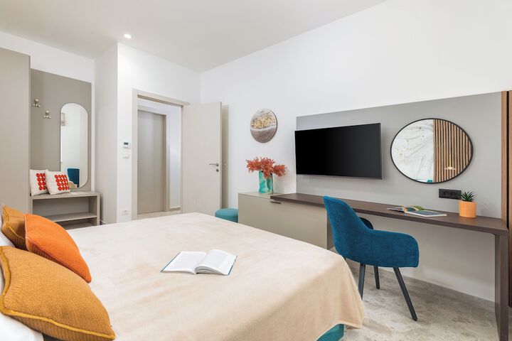 Room 40 of 186