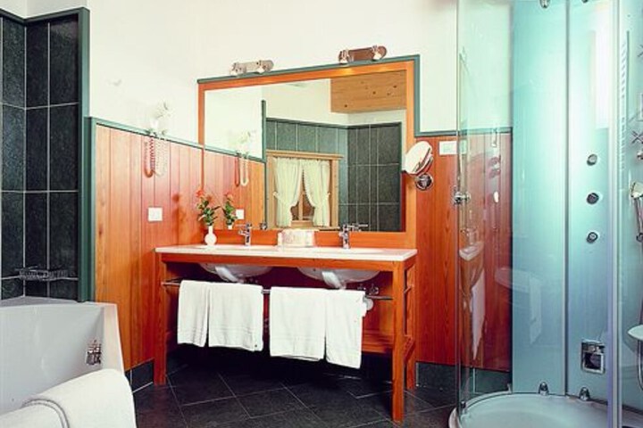Room 23 of 45