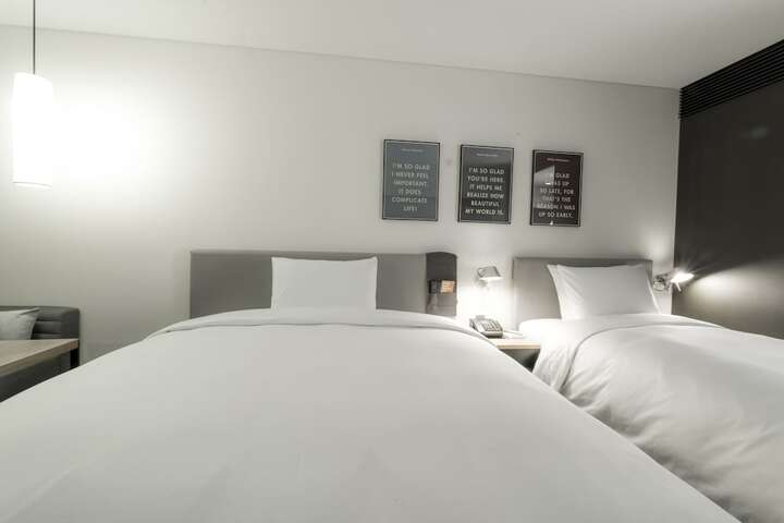 Room 4 of 78