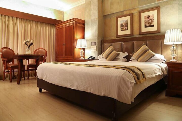 Room 4 of 47