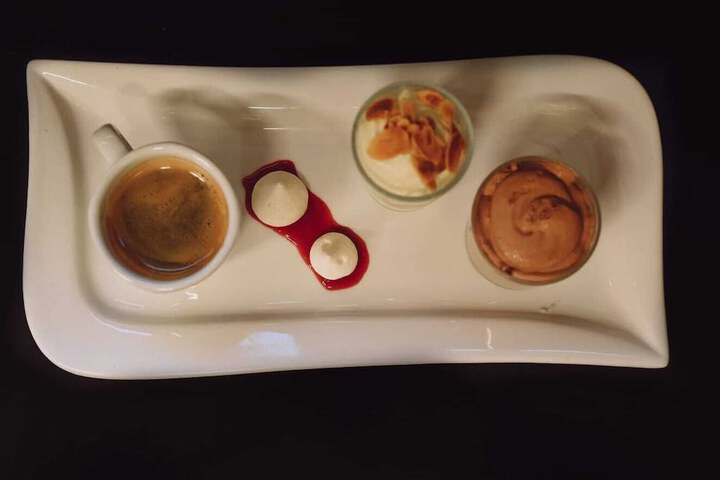 Dining 12 of 18