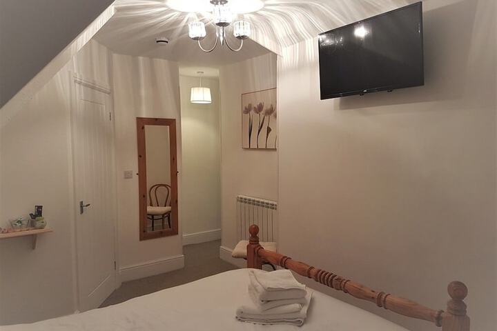 Room 10 of 92