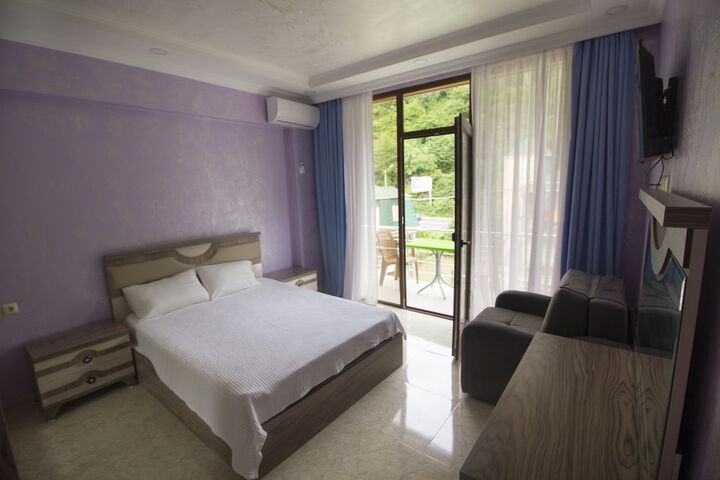 Room 9 of 35