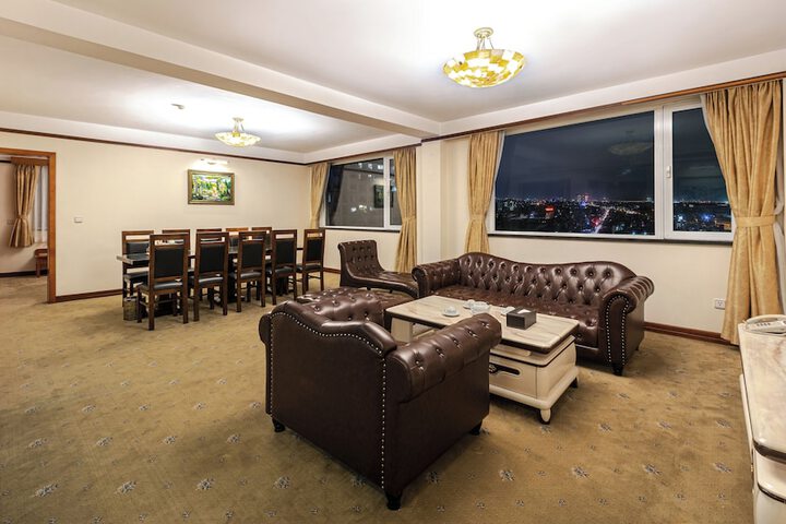 Room 45 of 119