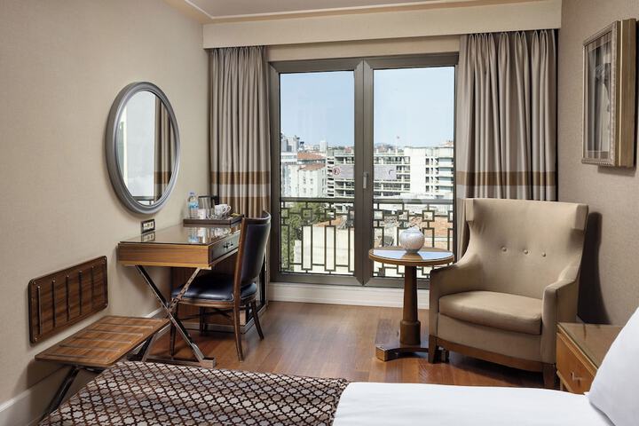 Room 27 of 54