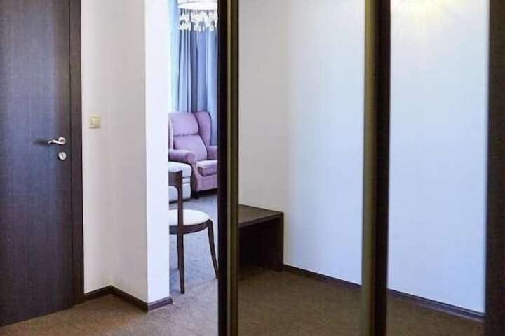 Room 34 of 82